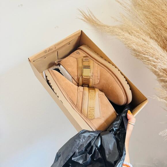 NEW UGG Brown Tan Suede Fur Lined Neumal Boot Slip On Chukka Ankle Booties 10.5 - Picture 3 of 12